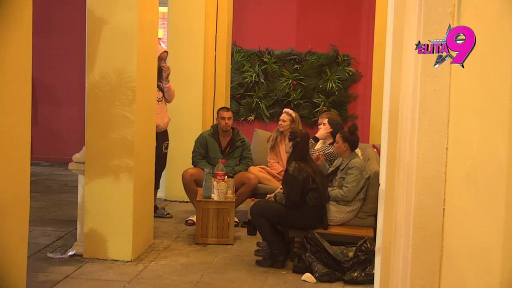ŠOK! Rada ushićena zbog predloga da odu kod Đukića, Viktor odmah izljubomorisao (VIDEO)