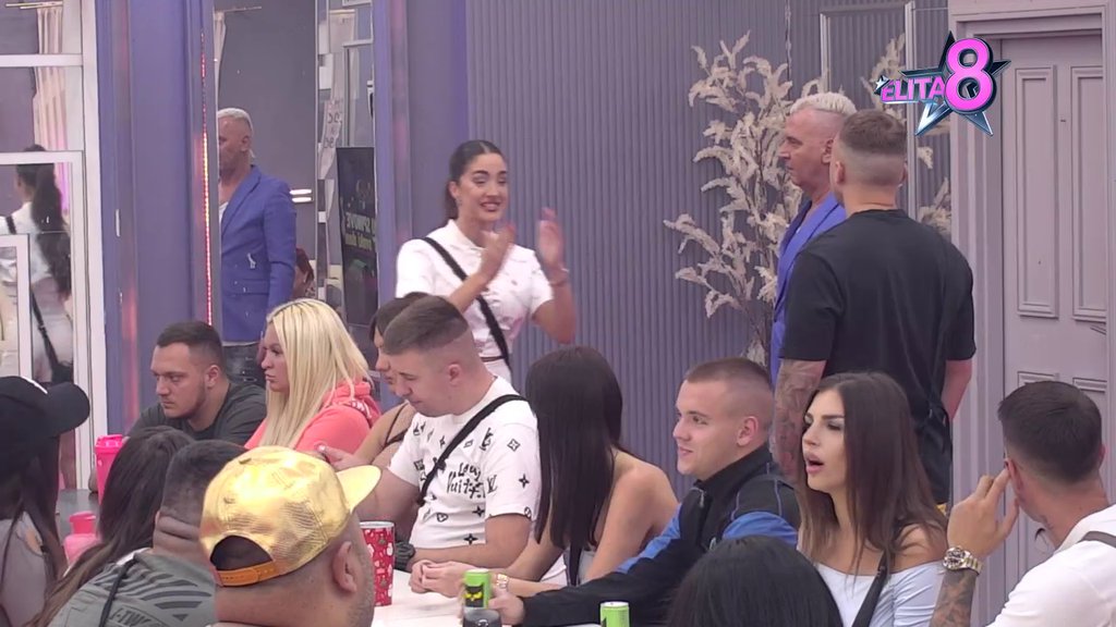 POZELENEO OD MUKE: Karić jednom rečenicom matirao Anđelu i Gastoza, a onda je Matora otkrila zbog čega se Marinkoviće pravda sve vreme  (VIDEO)