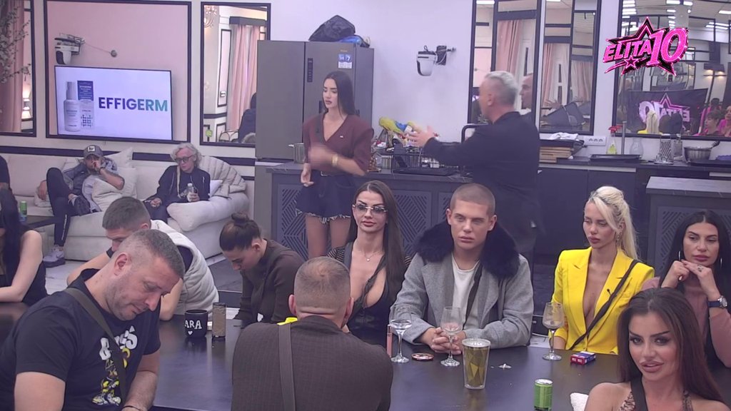 Nisam sigurna da ništa nisu imali: Anđela i Janjuš priznali da ne veruju Sandri, ona menja boje poput semafora! (VIDEO)