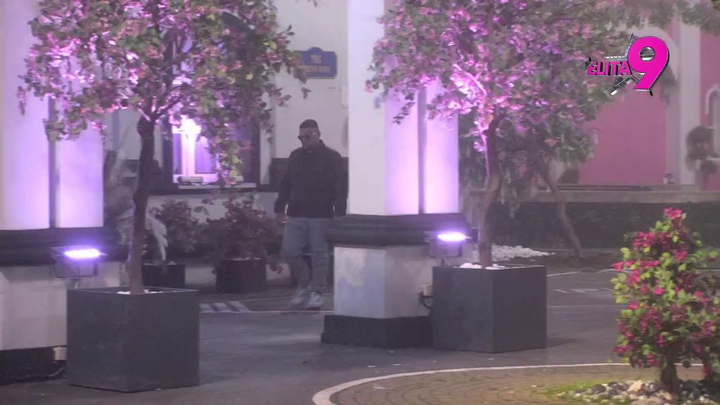 Ne može da ga obuzda! Bebica rešen da gleda u Teodoru dok mu se ne zgadi, Anđelo daje sve od sebe da ga smiri (VIDEO)