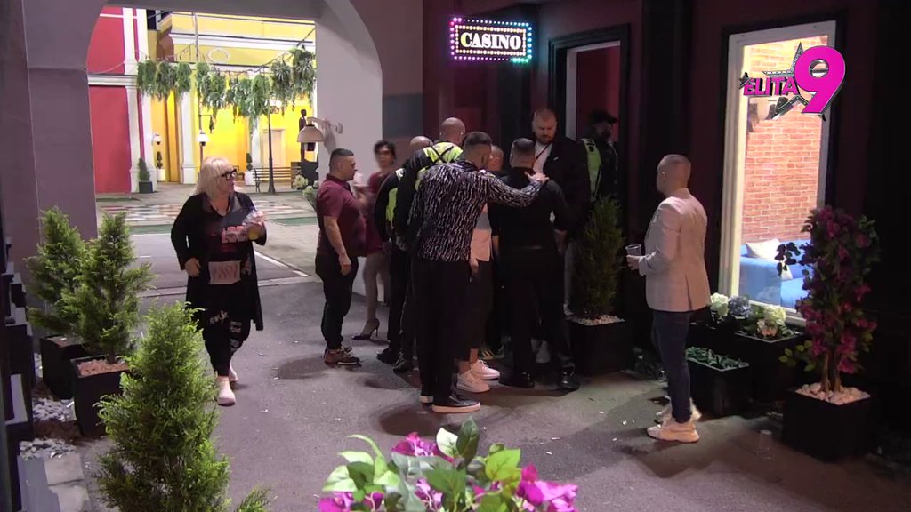 KARAMBOL SE NASTAVLJA! Kačavenda izašla iz kazina i ponovo napala Asmina, obezbeđenje na sve strane (VIDEO)