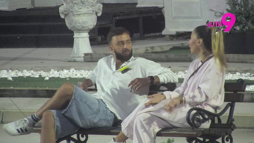 Kako će je čuvati kada bude zvala Filipa Cara sa skrivenih brojeva?! Aneli umalo zaplakala zbog propalog odnosa sa Đukićem, pa nablatila Asmina i Maju (VIDEO)