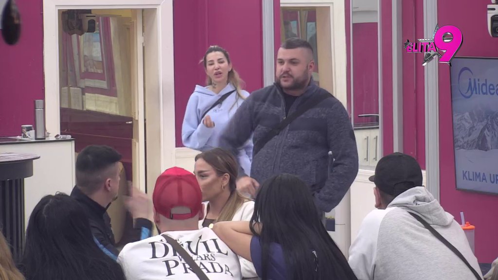 TI SI OSUĐEN, A NE JA! Aneli i Asmin u novom sukobu, on pobegao iz Bele kuće! (VIDO)
