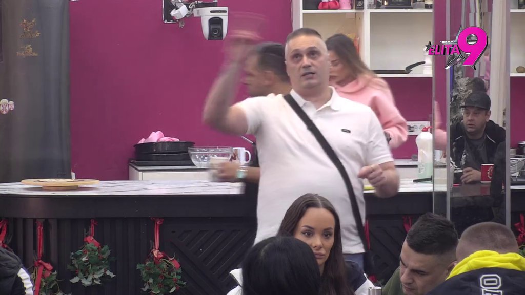 PREVARILA GA JE I NAVUKLA DA SE ON NJOJ IZVINI: Vanja Živić stavila Teodoru na stub srama, Uroš jedva dočekao da oplete po Filipu: GLUMI ŽRTVU I LUKAVO ĆUTI! (VIDEO)