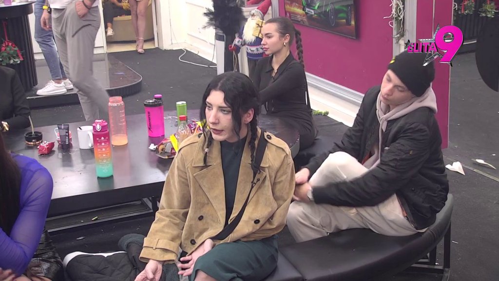 Dala im vetar u leđa: Aneli zauzela Haninu i Neriovu stranu u sukobu sa Asminom, Sandra Todić pomrsila sve konce (VIDEO)