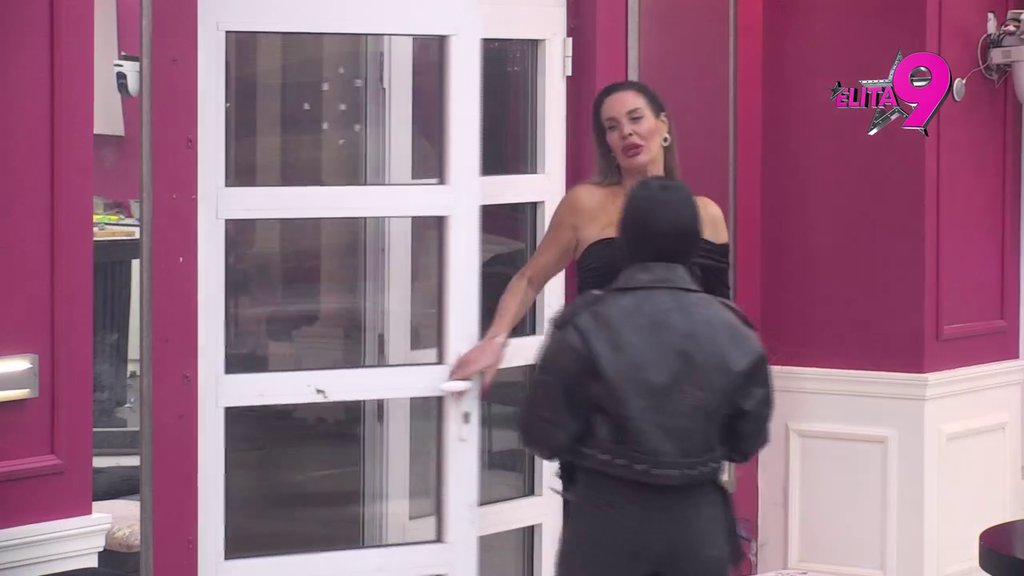 Znači da nemaš koga da je*eš napolju: Ivan jedva dočekao da udari na Anđelovu muškost, on istog momenta zapušio usta Mileni! (VIDEO)