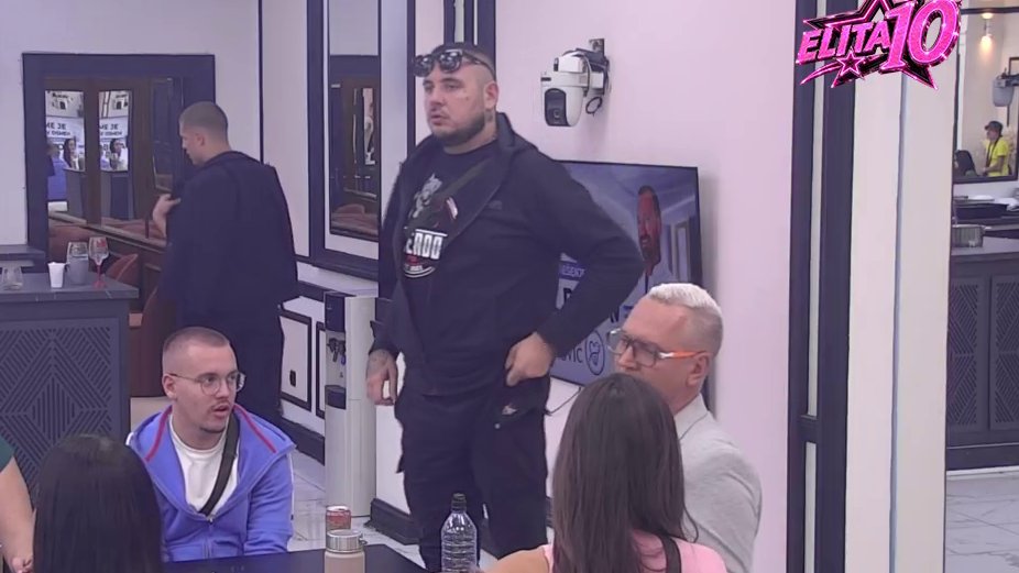 TRESE SE BELA KUĆA! Marinković i Matora prozvali Anđelu zbog intimnih snimaka, ona im oštro odgovorila (VIDEO)