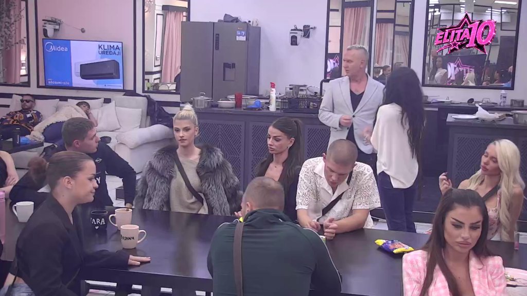 Ukućani ne prestaju da kiomentarišu Bilju i Velju! Sandra osula paljbu: On je klinac 19 godina, jedva punoletan (VIDEO)