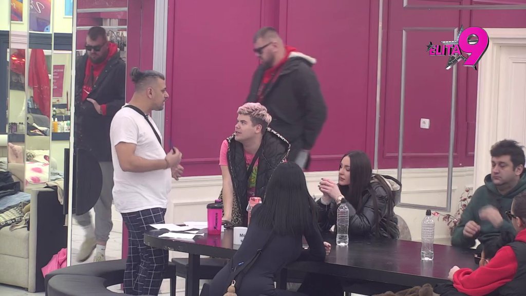 ČEKA NAS PRAVI SPEKTAKL! Učesnici spremi kao zapete puške da pokažu talenat na audiciji za najboljeg PERFORMERA Elite 9, Uroš nasmejao sve do suza!  (VIDEO)