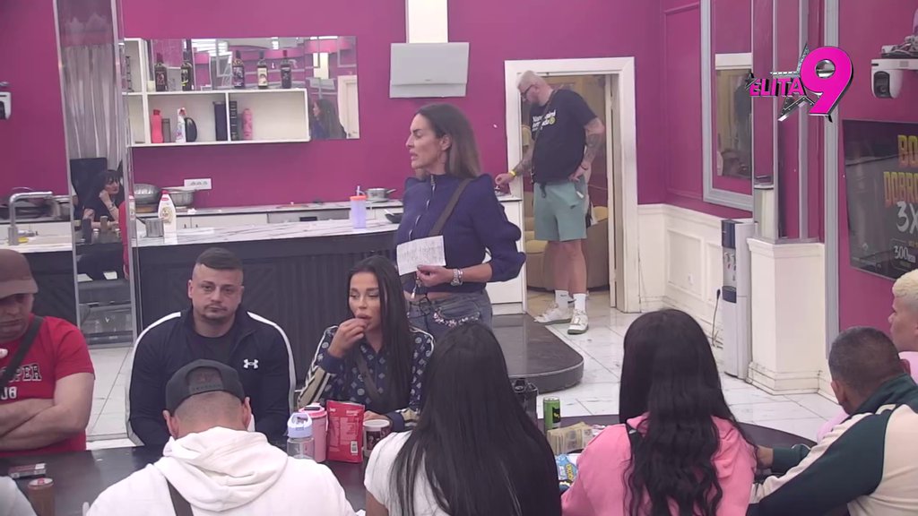 Žestok haos u Eliti: Kačavenda zasukala rukave i brutalno zaratila sa Janjušem, prozivke pljušte kao lude! (VIDEO)