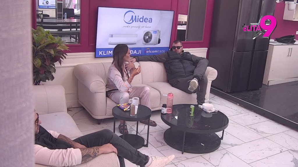 ŠTA DA TE JE VIDEO MIKI? Janjuš napravio Kačavendi LJUBOMORNU SCENU, ona njega pecnula za njegove ljubavne igrarije sa učesnicama! (VIDEO)