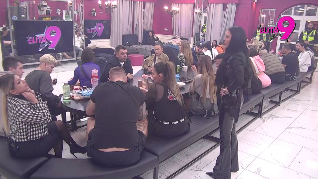 Puče tikva: Maji pukao film! Više neće da ćuti Aniti, najavila joj žestoko urnisanje! (VIDEO)