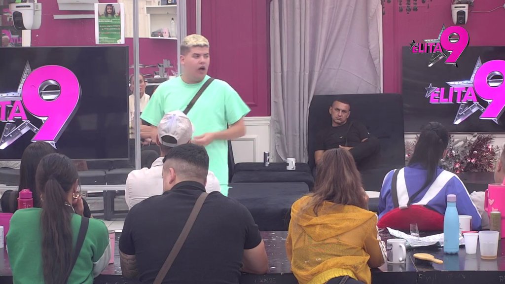 Mene je izdvojio, a sada je za nju rekao... Luka dao svoj sud o šteku, a onda je Teodora vratila Đukiću milo za drago (VIDEO)