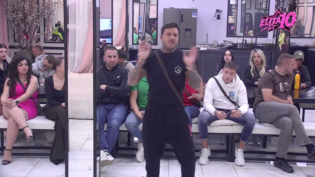 Ne seća se ničega kao i obično: Đukić postao pravi smehotres, obesmislio svaku ljubavnu priču s Laurom! (VIDEO)