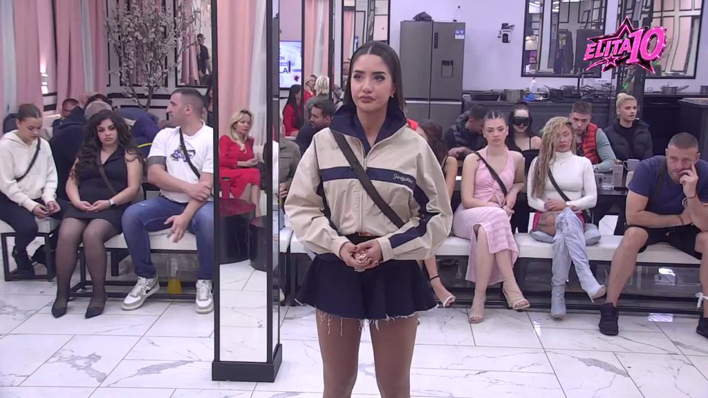Molio je da mu budem u spotu, pisao poruke i kupio avionsku kartu: Aneli otkrila da je bila Gastozova neostvarena želja, Anđela oplela po njoj i Caru: Nesigurna si u sebe... (VIDEO)