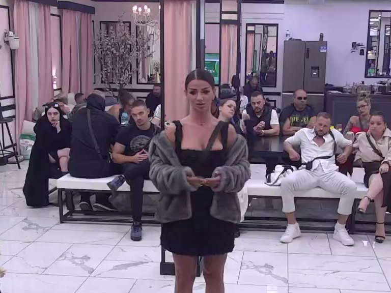 Emotivna ispovest! Oglasila se mama Slađe Krnjajić i otvorila dušu o Mahiru i Terzi, pa rekla šta misli o Milici! Pomenula i njenog bivšeg muža: Sve joj je uzeo!