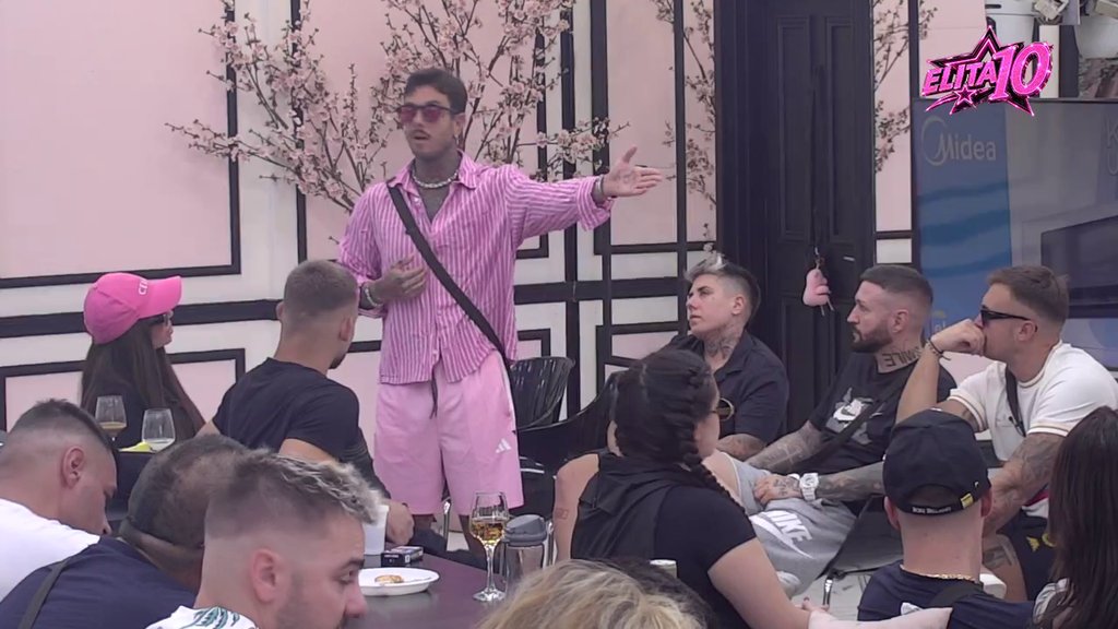 Filip Đukić ušao u crveno: Bljuje vatru nakon haosa sa Aneli, žestoki komentari ga doveli do pucanja! (VIDEO)