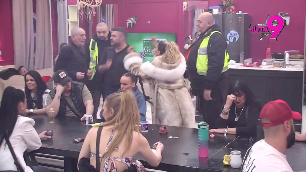 Haos u Eliti: Mića i ti Alibaba brutalno zaratili zbog Aneli! Leti perje, prozivke sevaju kao lude (VIDEO)