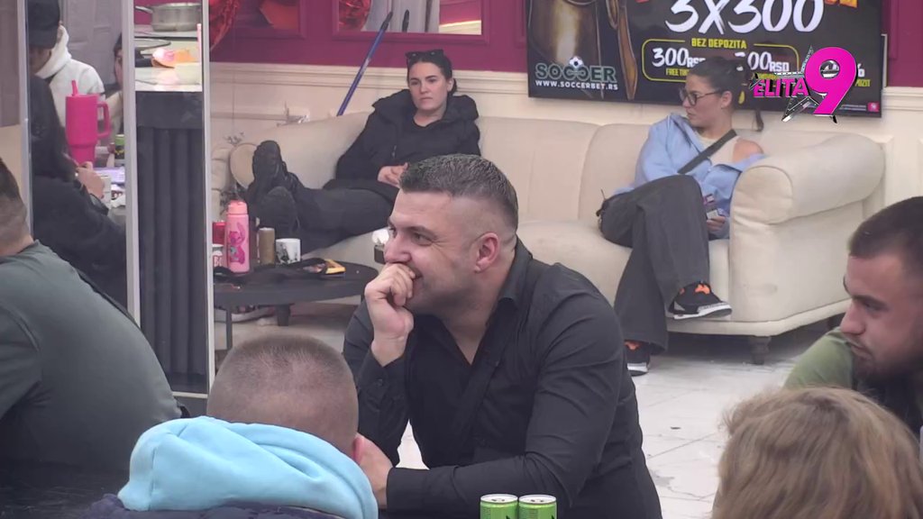 Ovde odbijene devojke mene mrze zbog Maje: Asmin pobesneo zbog Dušičinog izlaganja, odmah skočio da obrani sebe! (VIDEO)