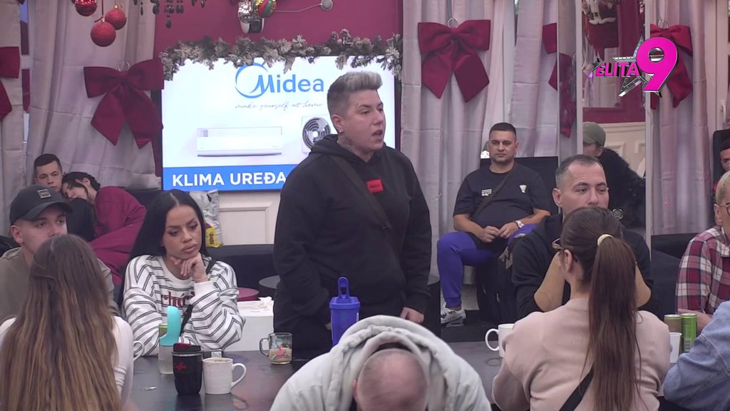 TI SI DEGRADIRAO SEBE: Matora skinula rukavice, pa poručila Asminu da se zbog odnosa sa Aneli u potpunosti SROZAO! (VIDEO)