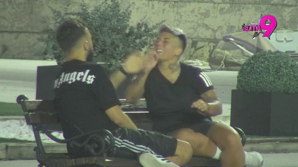 Asmin je tastatura mafijaš, Aneli i on su PREVARANTI: Brutalno, brualnije, Matora! Izrešetala Kačavendu, pa urnisala TROJAC zbog kog se sve trese: On Maju NE MOŽE OČIMA DA GLEDA (VIDEO)