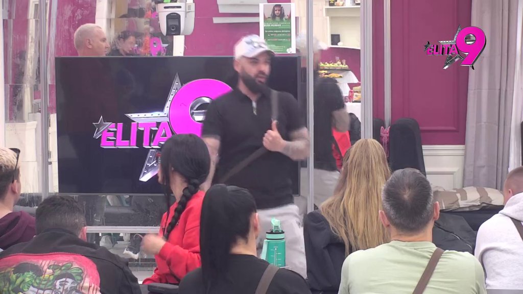 POVERENJE SE SRUŠILO KAO KULA OD KARATA! Luka optužio Anitu da krišom prati Anđela, ona pobesnela zbog njegovih reči: DAO SI SVIMA ZA PRAVO... (VIDEO)