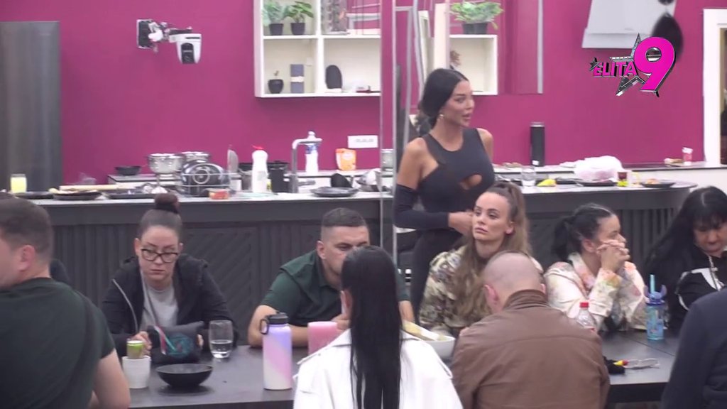 Sara se viđala sa Gastozom po kafanama: Ispričala sve detalje susreta! Kačavenda i Janjuš ozvaničili svoje prijateljstvo, pa naleteli na Mićin prekor! (VIDEO)