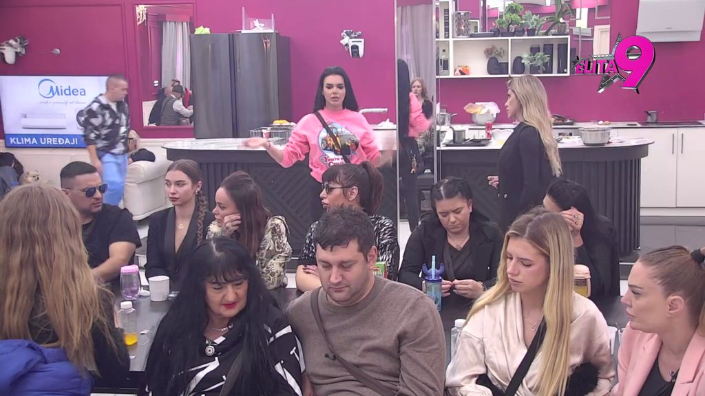 ŠOK! Asmin otkrio da je koketirao sa Teodorom, ona promenila sve boje, a onda je Dača progovorio o njenim emocijama prema Filipu: TO TRAJE... (VIDEO)