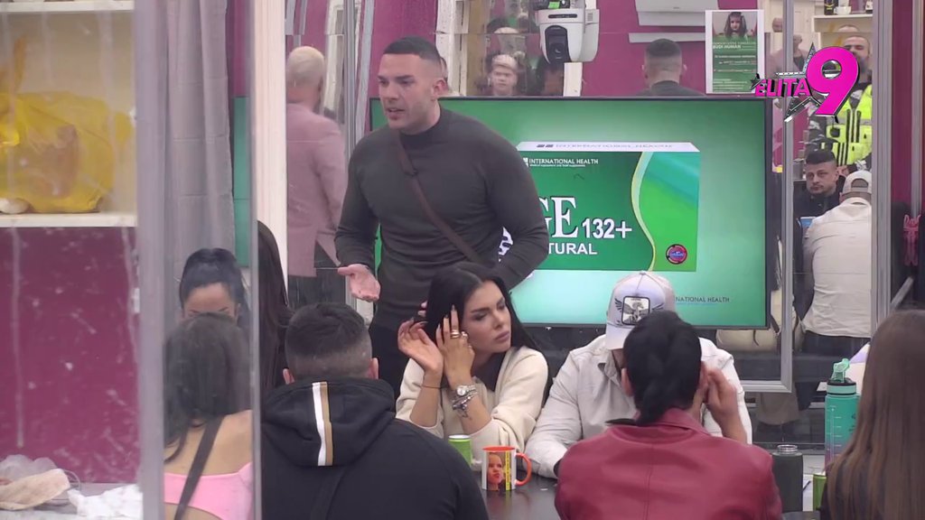 Vratio joj sve milo za drago: Anđelo dočekao svojih pet minuta, ovakvo demoliranje Milene Kačavende niste videli (VIDEO)