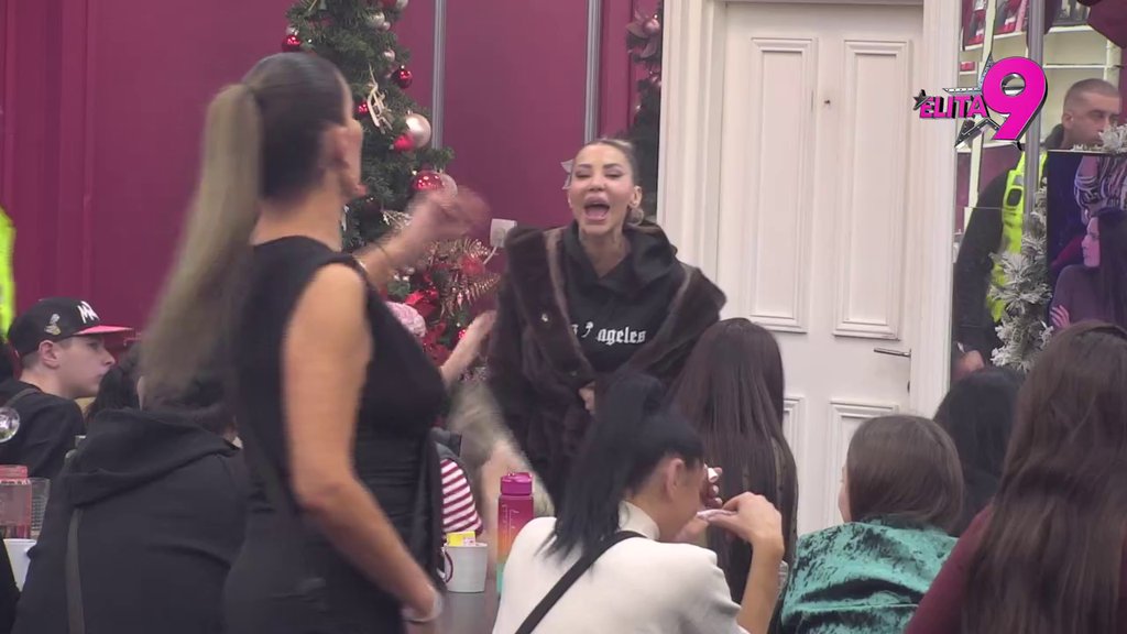 Trese se Bela kuća: Kačavenda i Aneli u brutalnom sukobu, reagovalo obezbeđenje! (VIDEO)