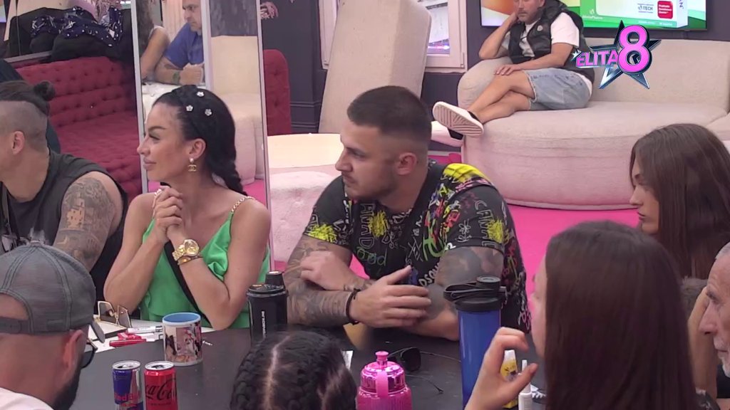 Baviš se vradžbinama i kuneš ljude: Sofija oplela po Sanji Grujić, a njenu vezu sa Markom proglasila ozbiljnom KRŠEM! (VIDEO)