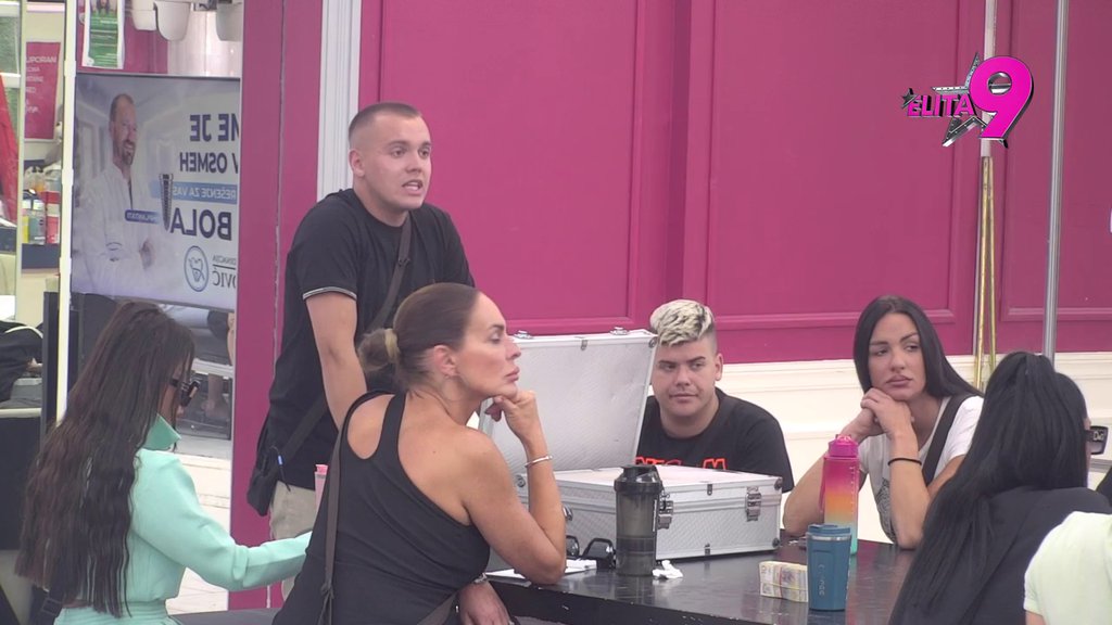 Od danas te zovem veliki budžet: Viktor opet pokušava da odvoji Minu od Dače, ona mu žestoko odbrusila! (VIDEO)