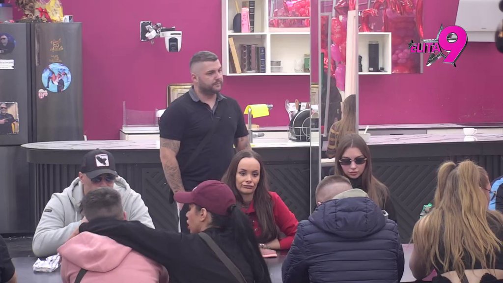 Ljubavni MNOGOUGAO! Aneli, Janjuš, Asmin, Anđelo i Maja pomešani u nedelji ljubavi, svi zbunjeni kako su devojke birale! (Video)