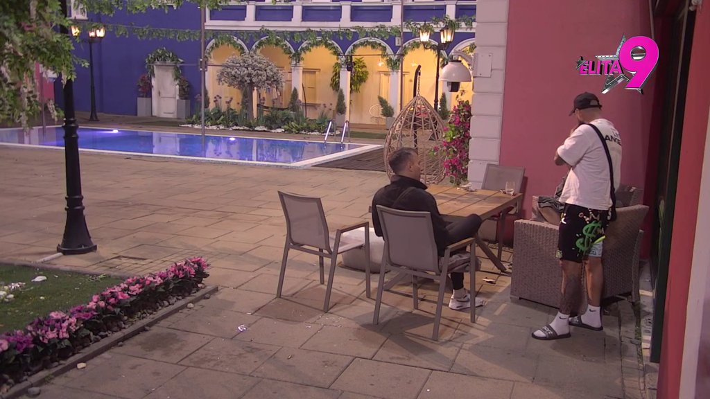 Sve bi radio samo da ne bude s Aneli: Dok ga verenica čeka u krevetu, Luka vodi nikad dosadniji razgovor s Mikijem! (VIDEO)