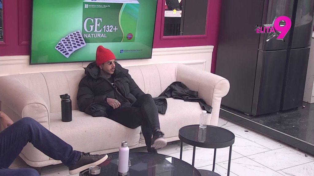 Stigla je instant karma: Teodora svim silama pokušala da ukanali Bebicu, pa od Filipa popila šut-kartu (VIDEO)