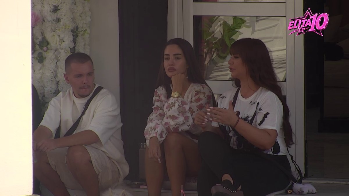 Filip je prošle godine napravio budalu od svake devojke, a sad Aneli od njega to pravi! Miljana i Dača uništili Ahmićku, ne prestaju da ispiraju usta njihovom vezom (VIDEO)