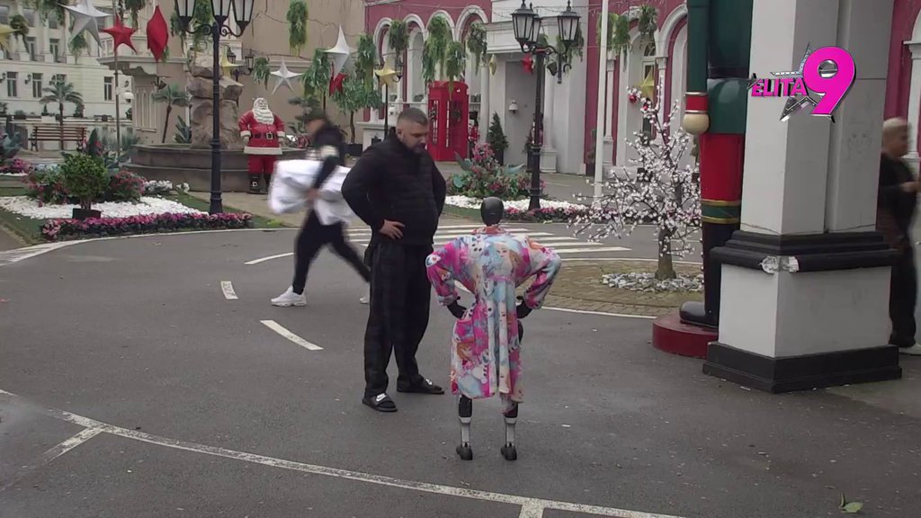 Mislio sam da će da te IZNESU KAO BADNJAK! Asmin se žalio Toši da je jedva izveo BREJK DENS, on odmah krenuo da ga provocira! (VIDEO)