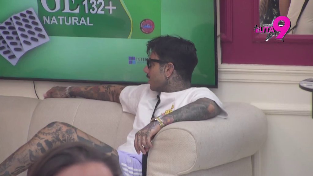 IZGOVORI NISU URODILI PLODOM: Dušica izjavom da je iz inata bivšem momku legla sa Filipom u krevet navukla GNEV UČESNIKA, ostali zgroženi njenim pravdanjem! (VIDEO)