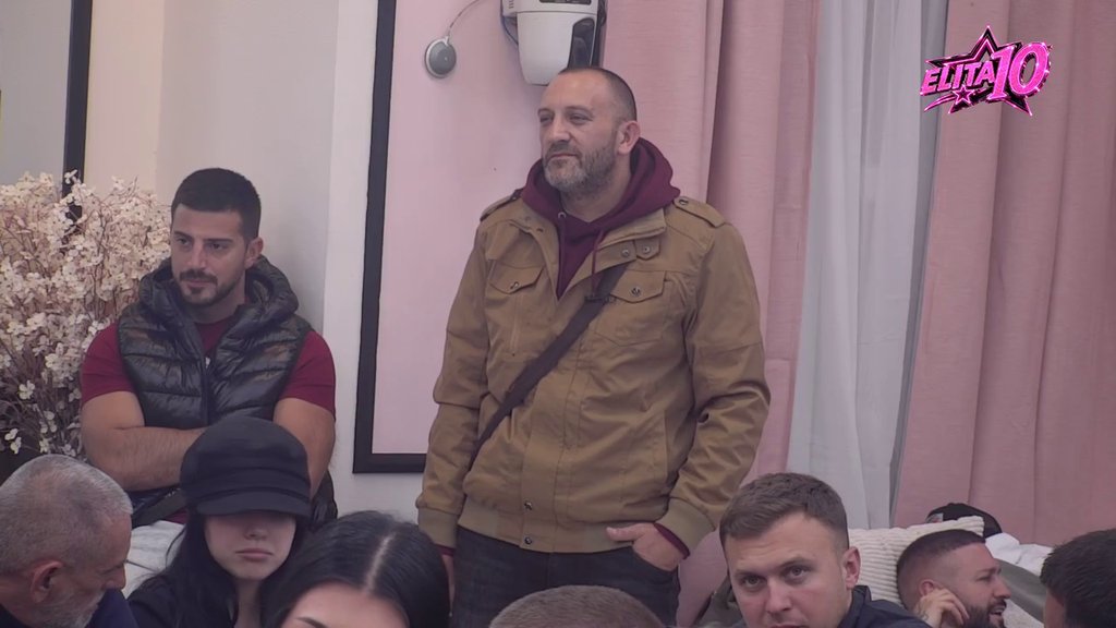 Svi planovi za budućnost pali u vodu: Rada grca u suzama zbog izgubljene ljubavi sa Stojinim sinom, on tvrdi da je bio pikiran od strane nje, ne želi ni da čuje za bivšu dragu: Lagala me je i... (VIDEO)