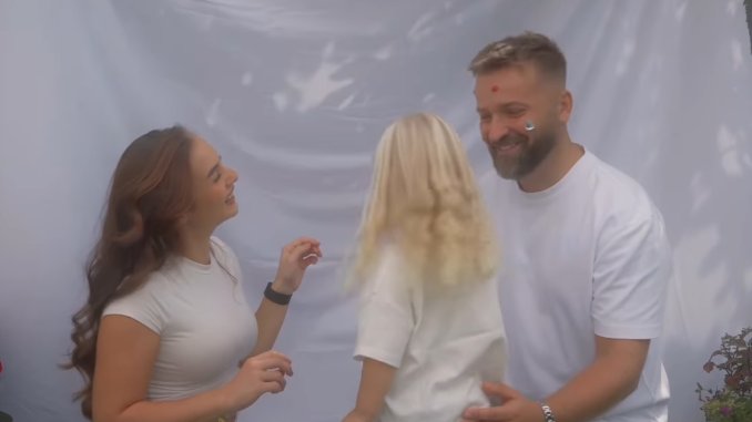 TEODORA SKAČE OD SREĆE, GOCA OSTALA BEZ REČI! Pogledajte kako je porodica Džehverović reagovala na vest o njenoj trudnoći