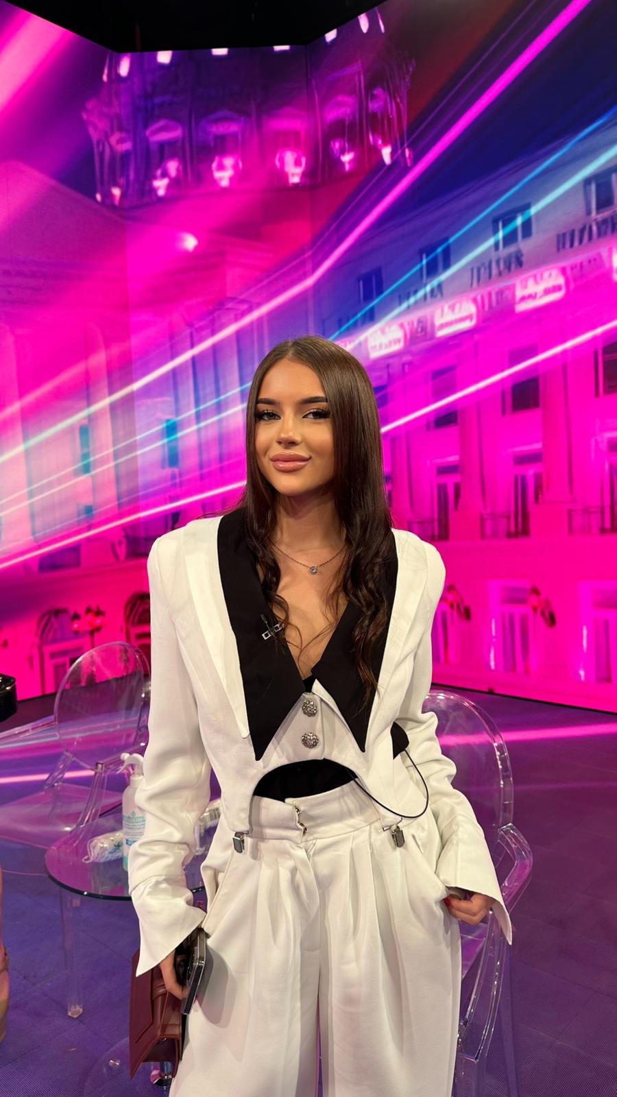 Alimentacija mu je velika kao... Žana Omnia sa ćerkom Irinom urnisala Vanju Živić, pa zapretila bivšem mužu Bobancu i njegovoj porodici