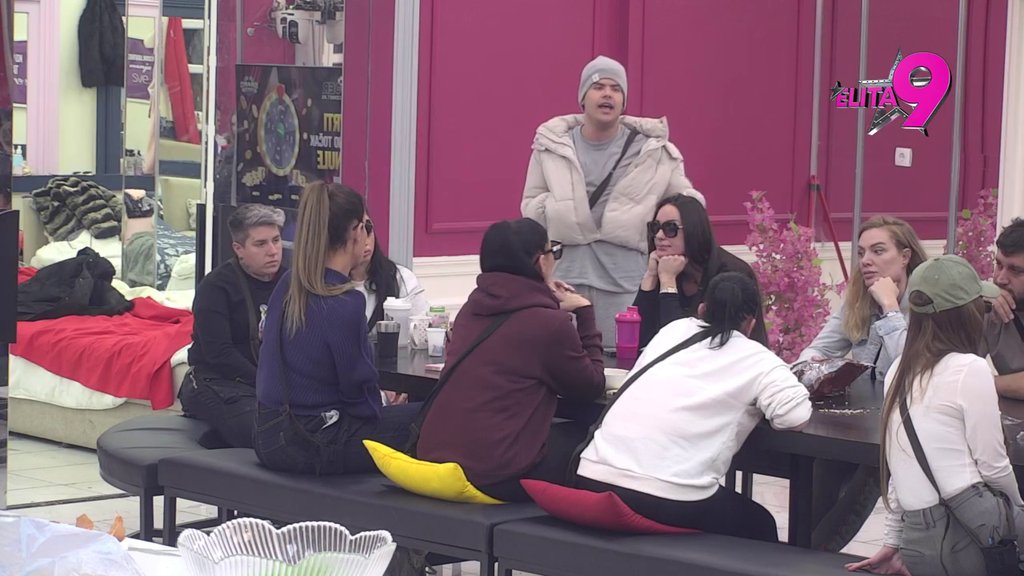 SVE ŠTO RADIM SA NJOM JE OD SRCA: Asmin nazvao Maju POSEBNOM, pa istakao da joj druge nisu ni do kolena! (VIDEO)