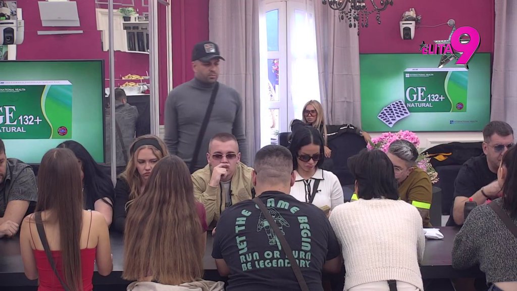 Nikada ne bih rasturio tuđu vezu: Teodora se očijuka i s Milanom?! Njegovo izlaganje pomrsilo sve, pa ponizio Macanovića: Bebica ne može da me uvredi (VIDEO)
