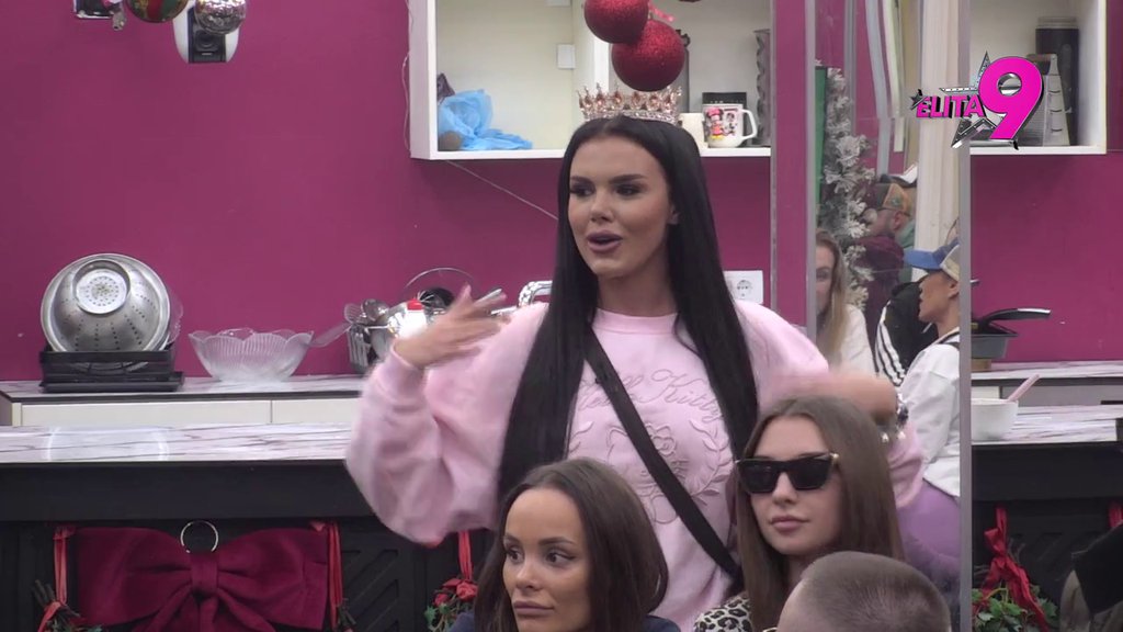 LAKO JE BITI KRALJICA KAD TI OKOLNOSTI IDU NA RUKU! Vanja Prodanović spustila 'kraljicu' Anitu na zemlju! (VIDEO)