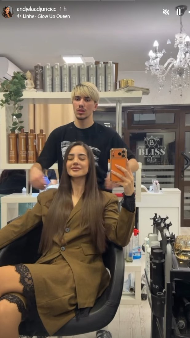 DOK SVI BRUJE O NJENOM POMIRENJU S GASTOZOM, ANĐELA ĐURIČIĆ POKAZALA NOVI NOS: Skinula zavoje sa lica i pohvalila se novim izgledom (FOTO)