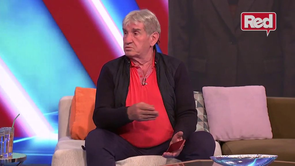 UM*O BI NA NJOJ, SAMO DA DOKAŽE DA JE BOLJI OD ANĐELA: Kum Ivana Marinkovića repetirao vređalicu, osolio po Luki, pa bez zadrške dao svoj sud o Aniti: ONA MI SE... (VIDEO)