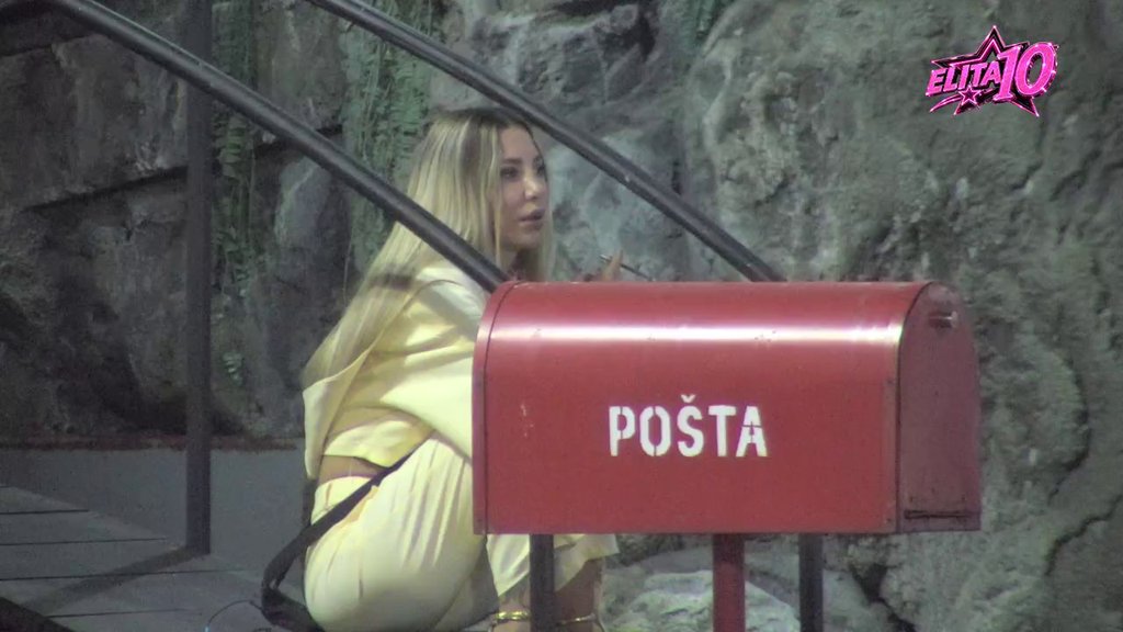 Prebacuj sve na mene: Đukić zapenio na Aneli nakon što je čuo da je delila njihovu intimu sa Carem! (VIDEO)