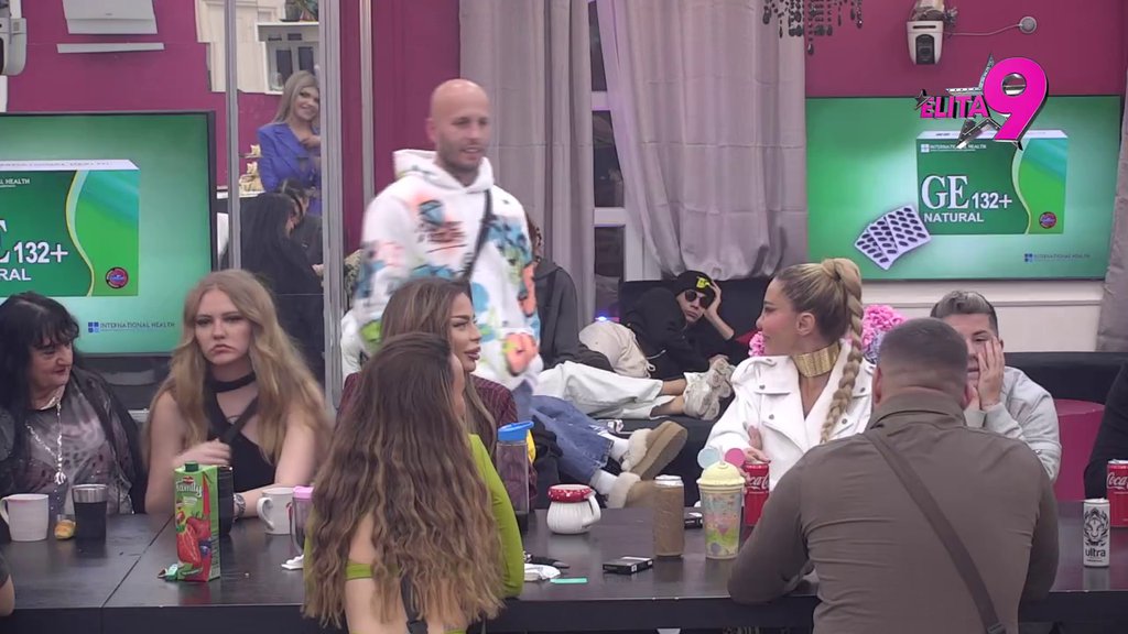 Ne znaš da voliš, ali znaš da zavadiš dva oka u glavi: Dragana razvezala jezik i žestoko prekorila Aneli, ali je ipak sačuvala izolacije! (VIDEO)