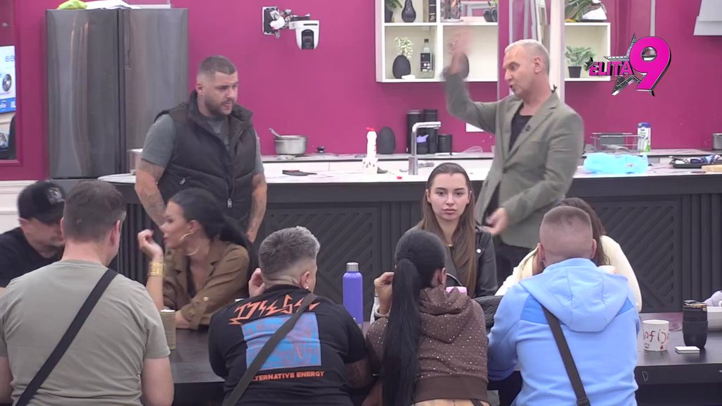 TOTALNO JE RASKRINKALI: Ivan smatra da je Teodora drži Bebicu na dugom lancu, Filip priznao zbog čega mu još uvek nije devojka (VIDEO)