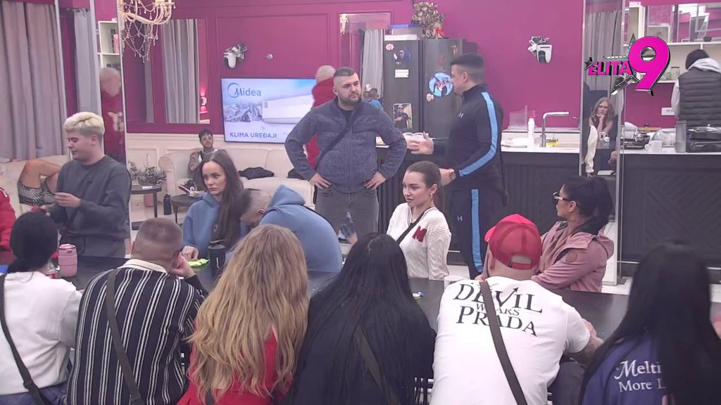 Neću da ulazim u intimu s njom dok se NE OČISTI OD JANJUŠA! Asmin postavio ultimatum Jovani pevačici! (VIDEO)